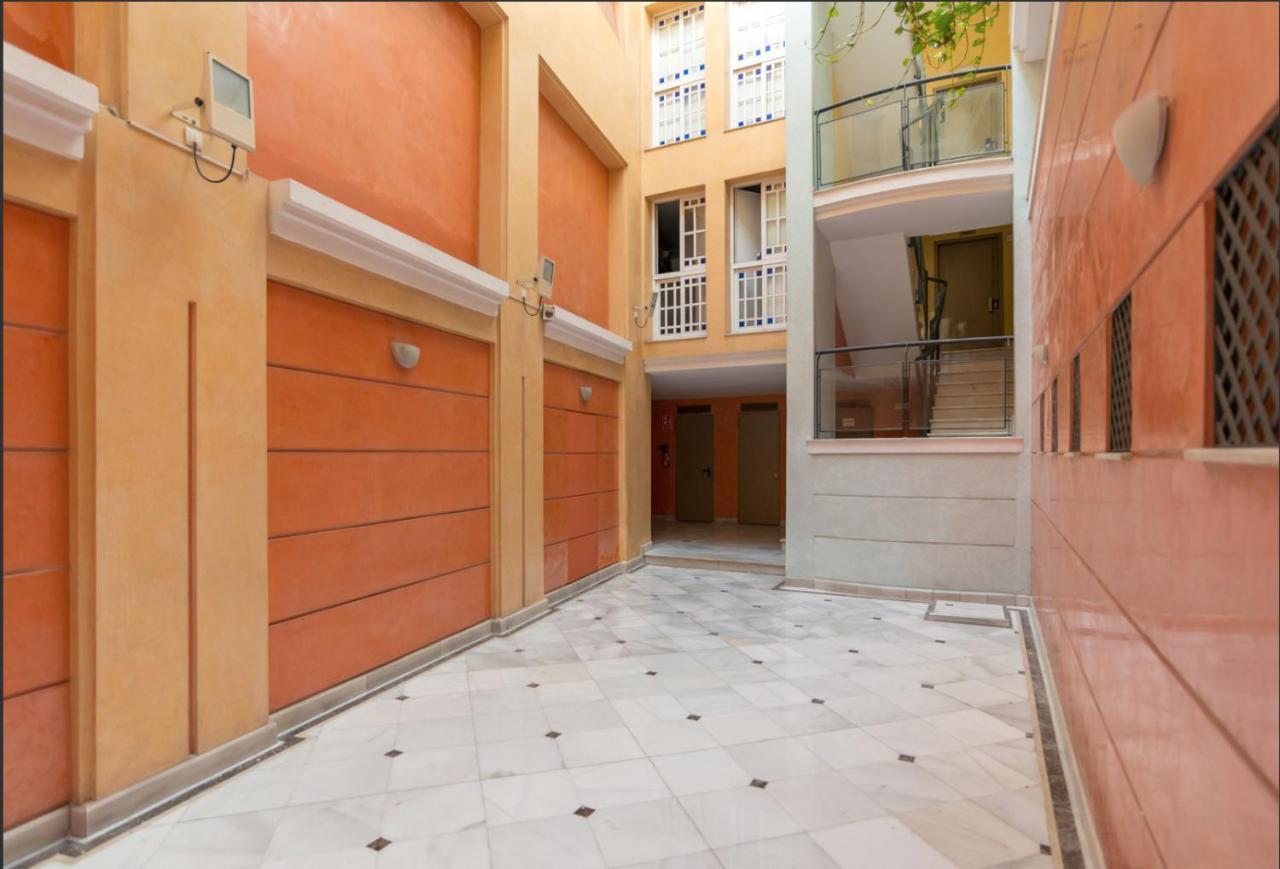 Merced10 2B Malaga Bagian luar foto
